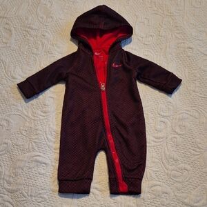 Nike boys 3 months 1 piece black and red hooded fleece lined jumpsuit EUC